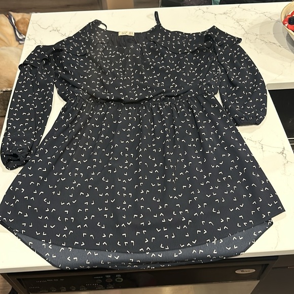 Dex Cold Shoulder Dress - Picture 3 of 3